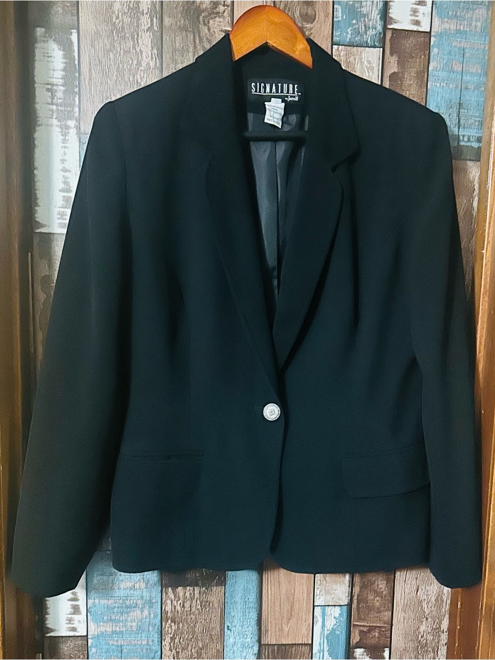 Signature Black Single-Button Women's Blazer